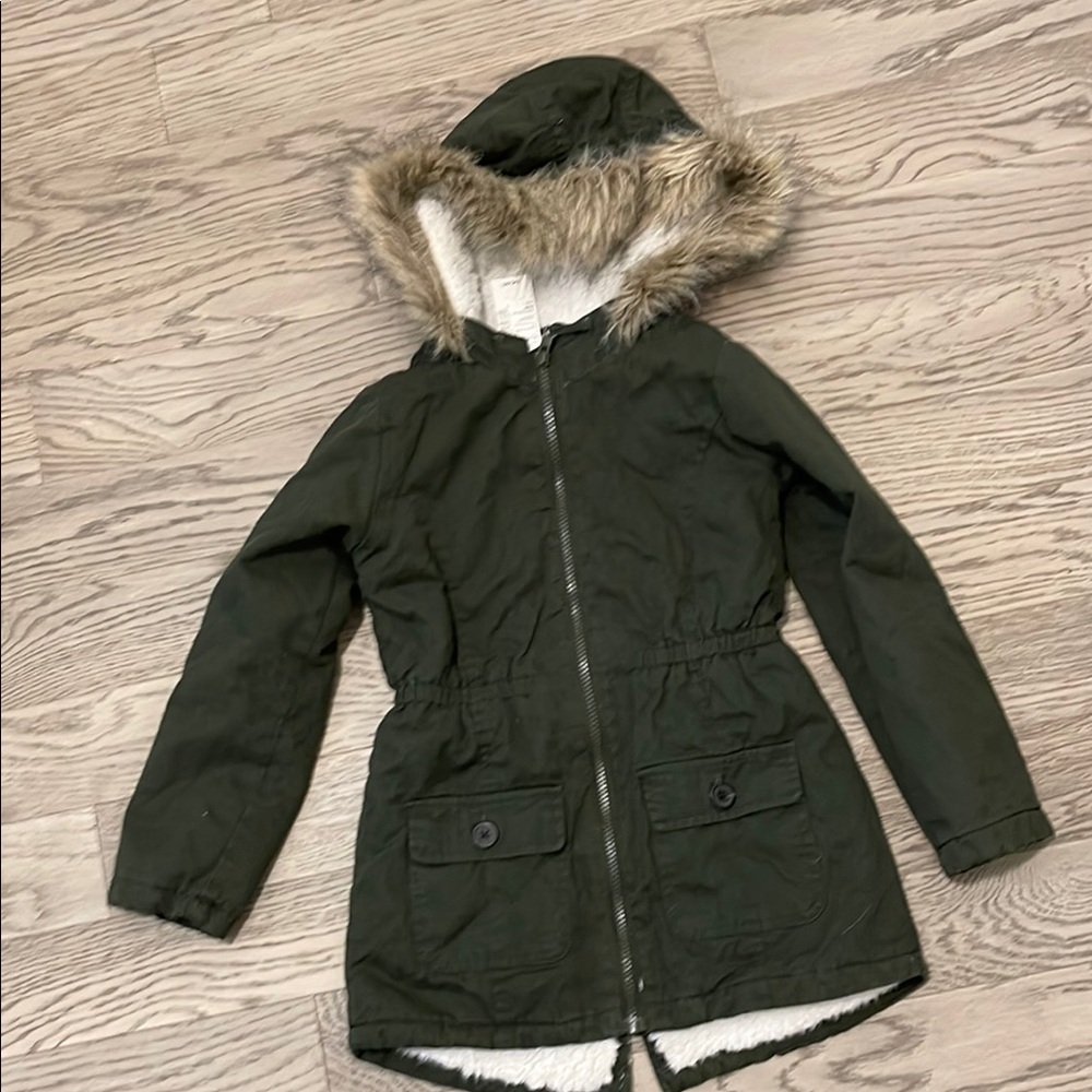 NEW. NWT. The Children's Place Green Hooded Jacket with Faux Fur Trim